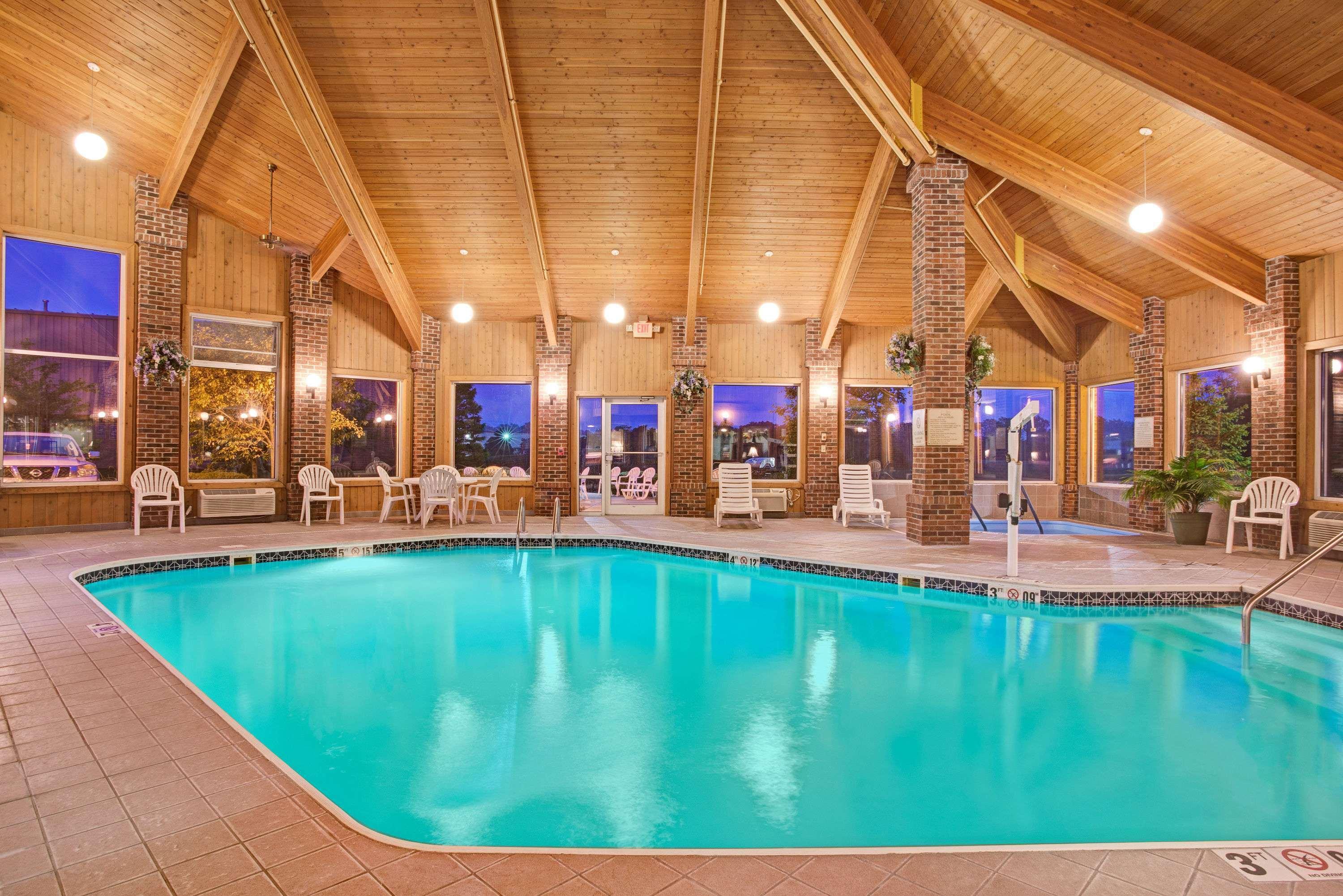 Hotel Baymont By Wyndham Indianapolis Exterior foto